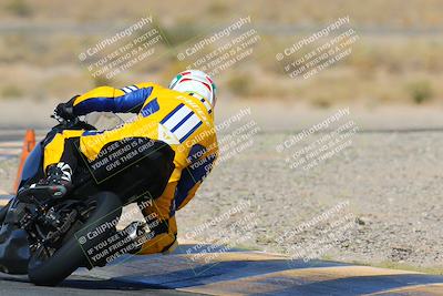 media/Apr-10-2022-SoCal Trackdays (Sun) [[f104b12566]]/Turn 11 Backside (945am)/